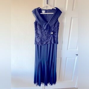 Mother of the bride or groom Navy Gown
